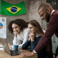 Trocar o Fabricante do Álbum da Copa Vale a Pena? Entenda a importância do Estudo de Viabilidade nessa decisão